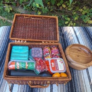 Wicker Picnic Basket/Case with Lid